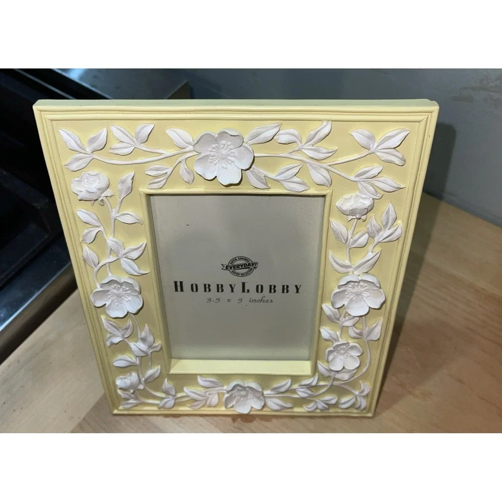 Floral 3D Resin Picture Frame Magnolia Flower Green Gold 6x7